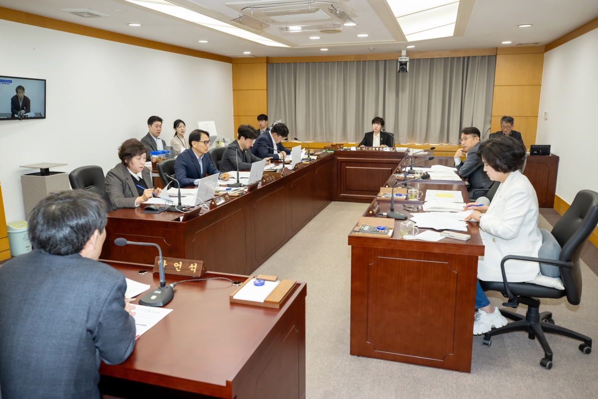 20250415-028[AMG_6078-제286회 임시회시 기획행정위원회 조례안 활동.jpg