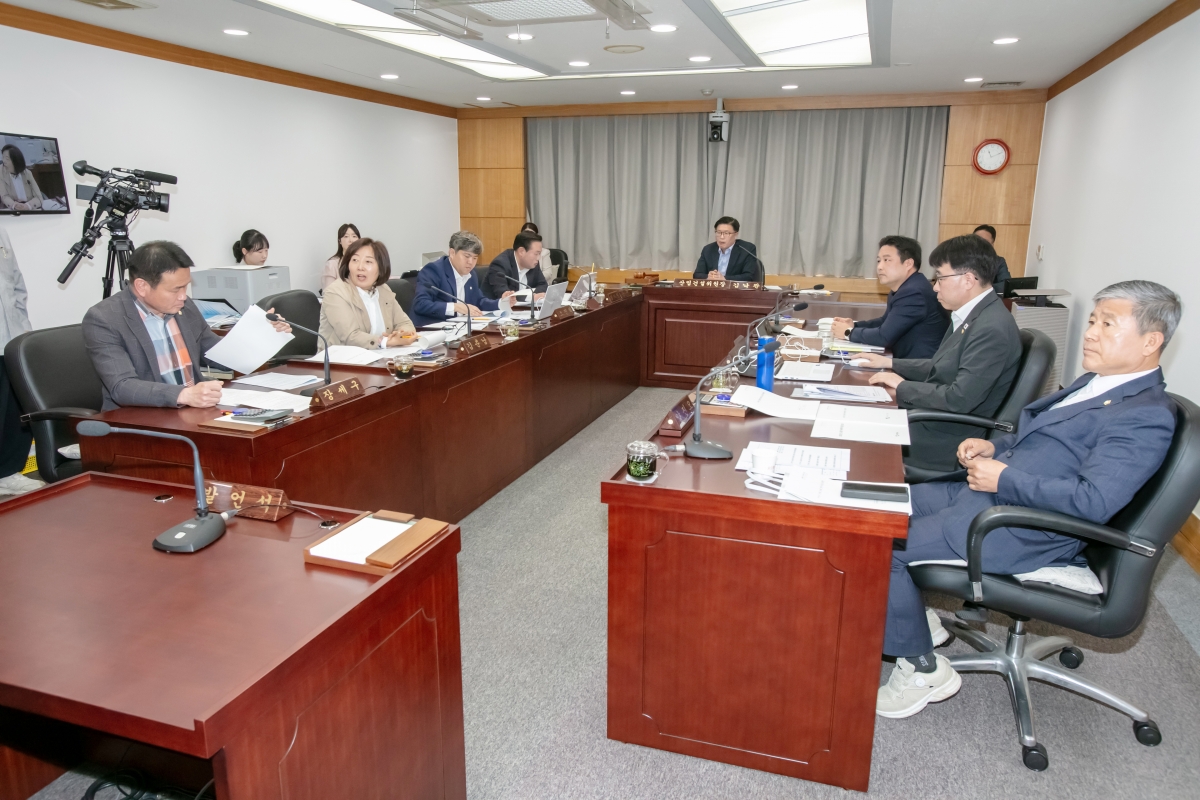 20250416-002[IMG_8659-제286회 임시회시 산업건설위원회 조례안 활동.jpg