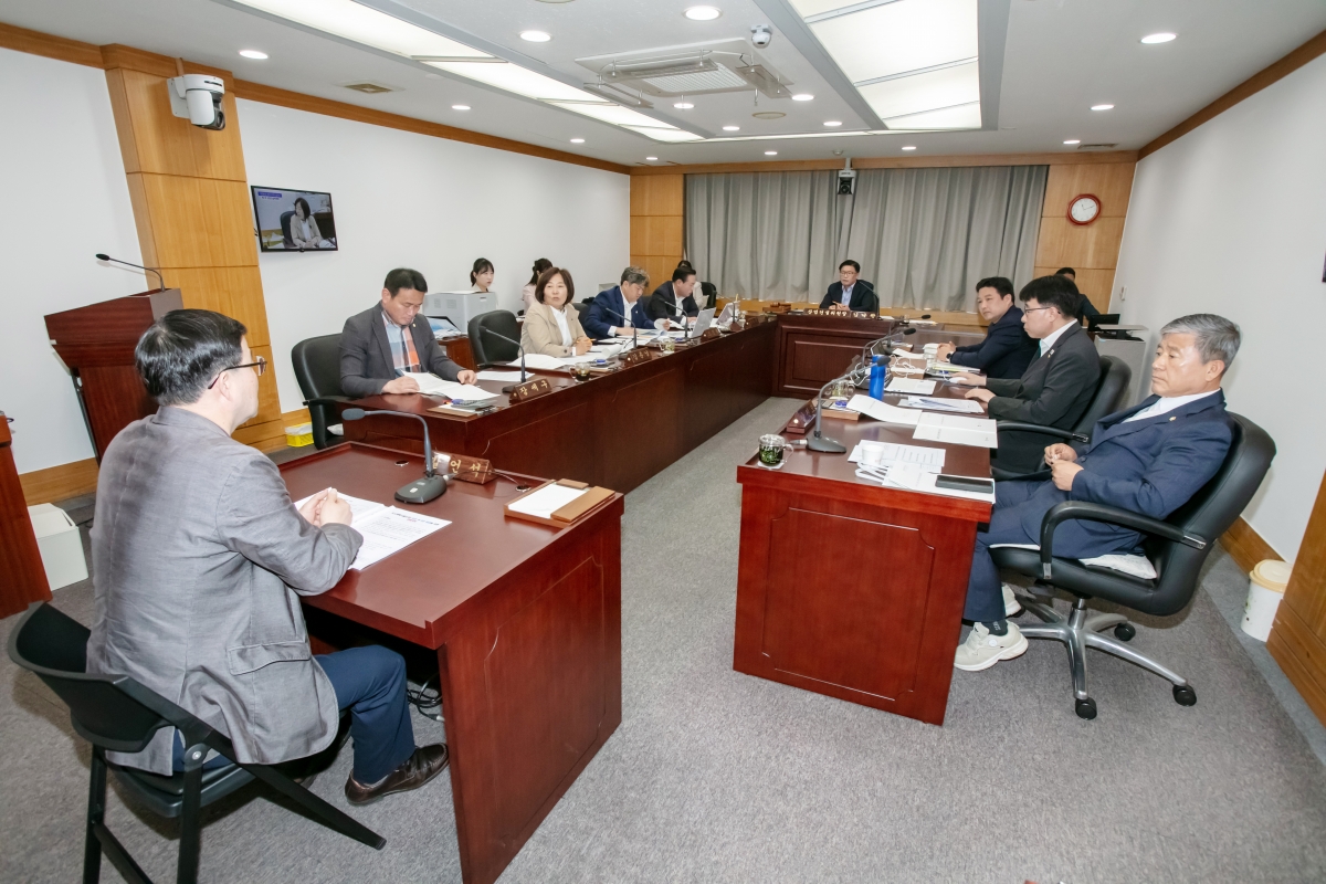 20250416-003[IMG_8661-제286회 임시회시 산업건설위원회 조례안 활동.jpg