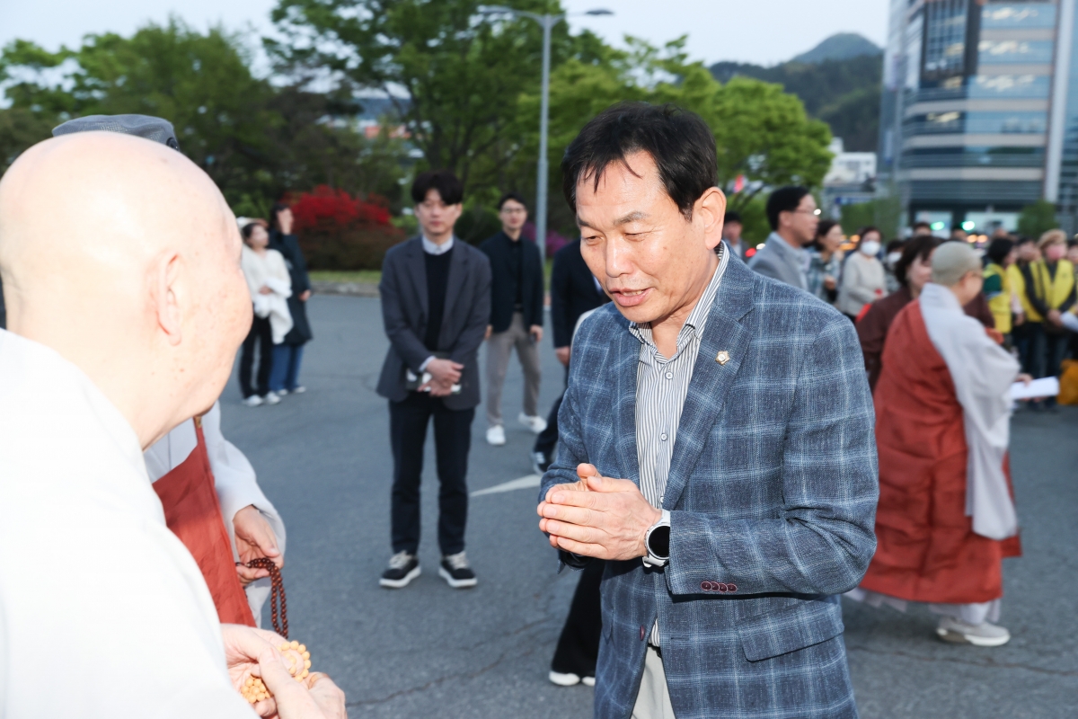 20250417-049[AMG_6481-1-불기 2569년 구미시청 봉축연등 점등식.JPG