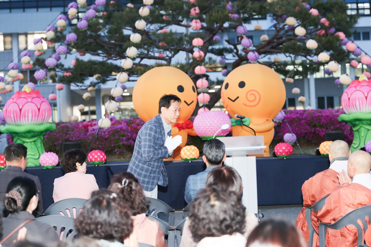 20250417-056[AMG_6502-1-불기 2569년 구미시청 봉축연등 점등식.JPG