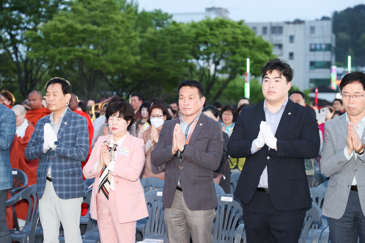20250417-054[AMG_6498-1-불기 2569년 구미시청 봉축연등 점등식.JPG