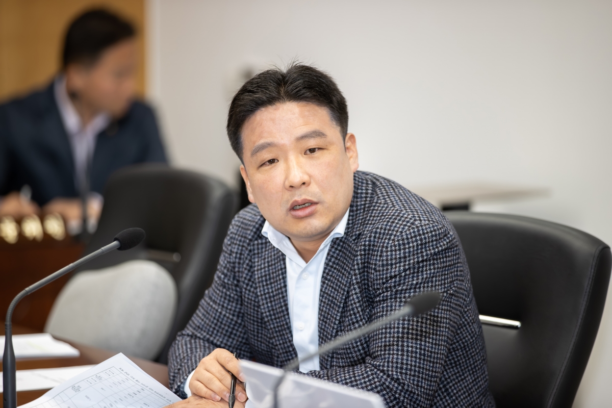 20250430-012[AMG_8269-1-폐회중 산업건설위원회 활동.jpg