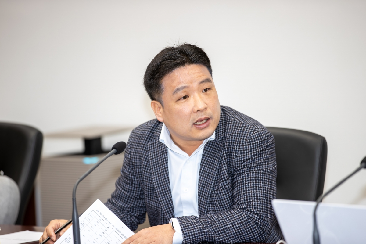 20250430-011[AMG_8263-1-폐회중 산업건설위원회 활동.jpg