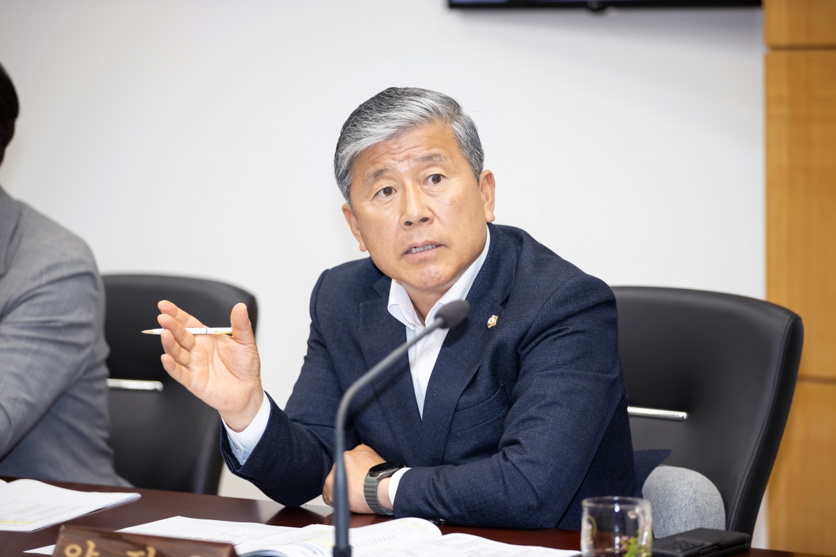 20250430-021[AMG_8320-1-폐회중 산업건설위원회 활동.jpg