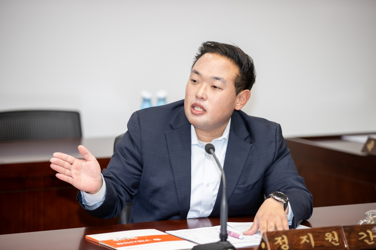 20250430-005[AMG_8235-1-폐회중 산업건설위원회 활동.jpg