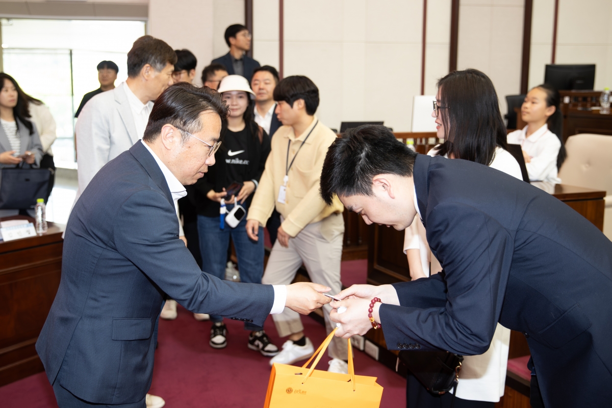 20250430-024[AMG_8331-중국 창사시 시즈탕초등학교 의회 방문.jpg