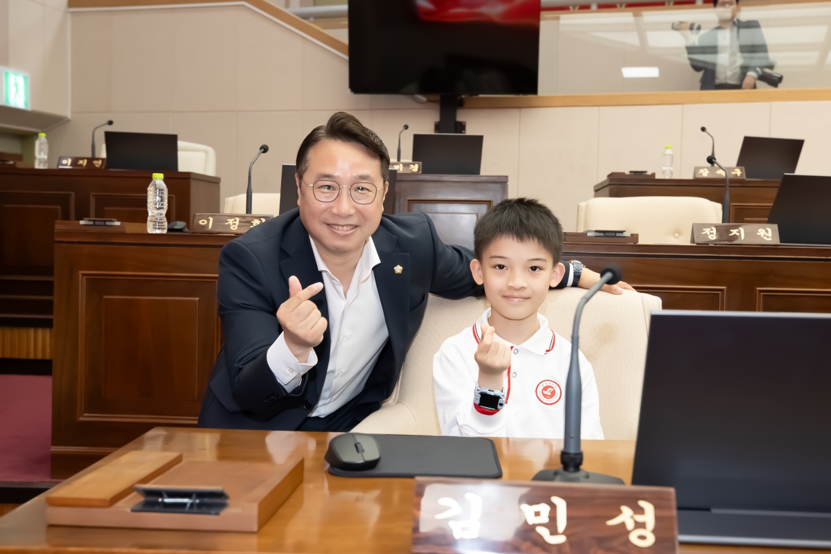 20250430-096[AMG_8468-중국 창사시 시즈탕초등학교 의회 방문.jpg
