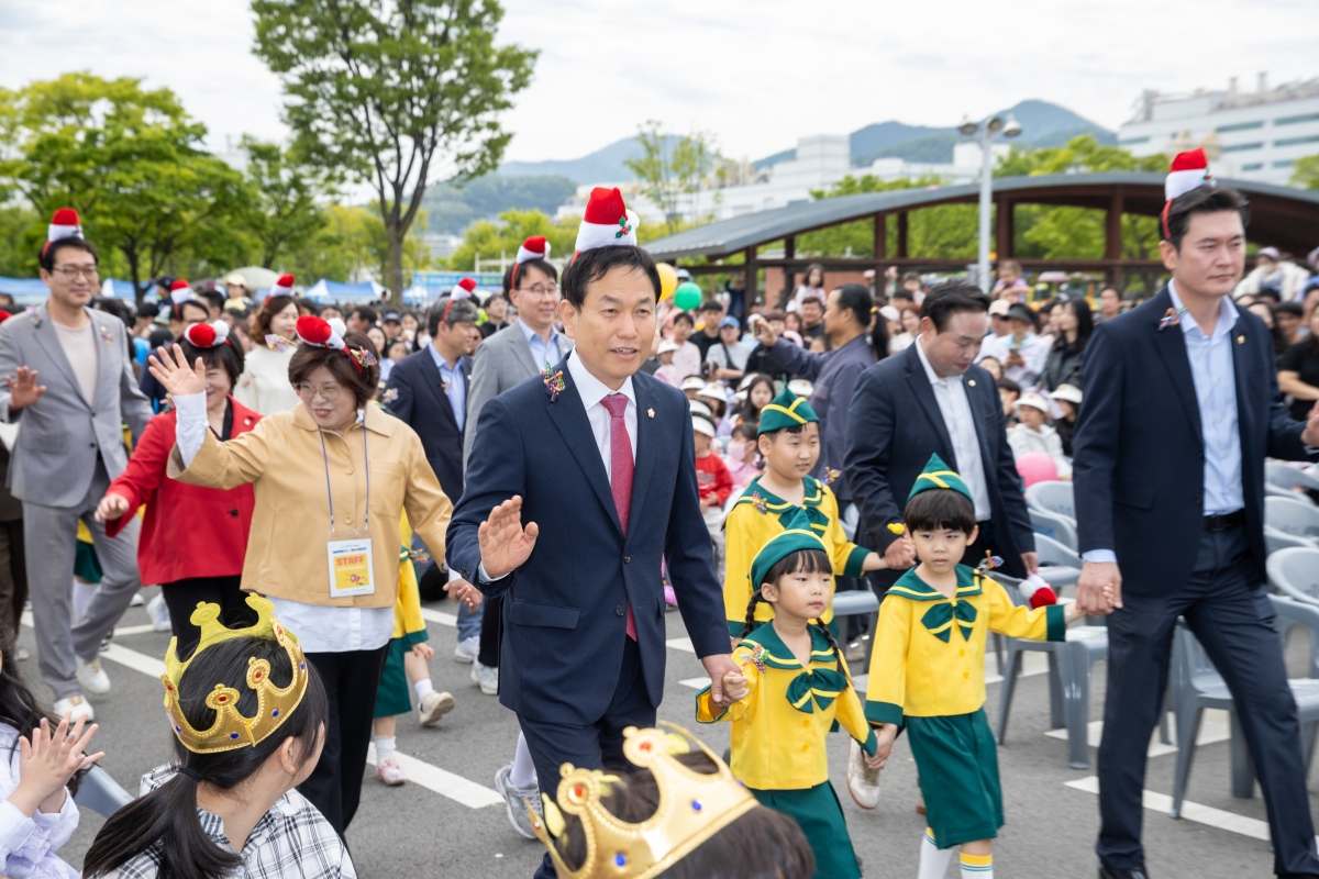 20250505-030[AMG_8633-1-재103회 어린이날 기념행사.jpg