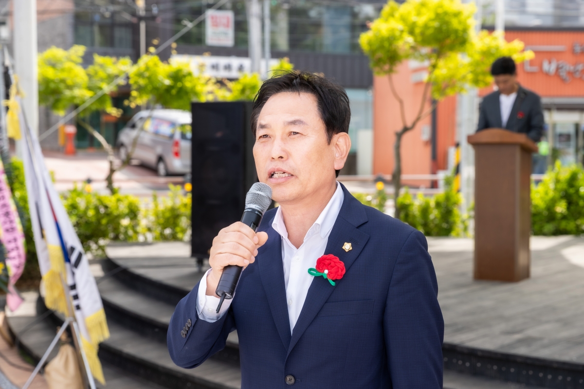 20250508-016[AMG_8945-1-대한민국 서포터즈 봉사단 어버이날 기념행사.jpg