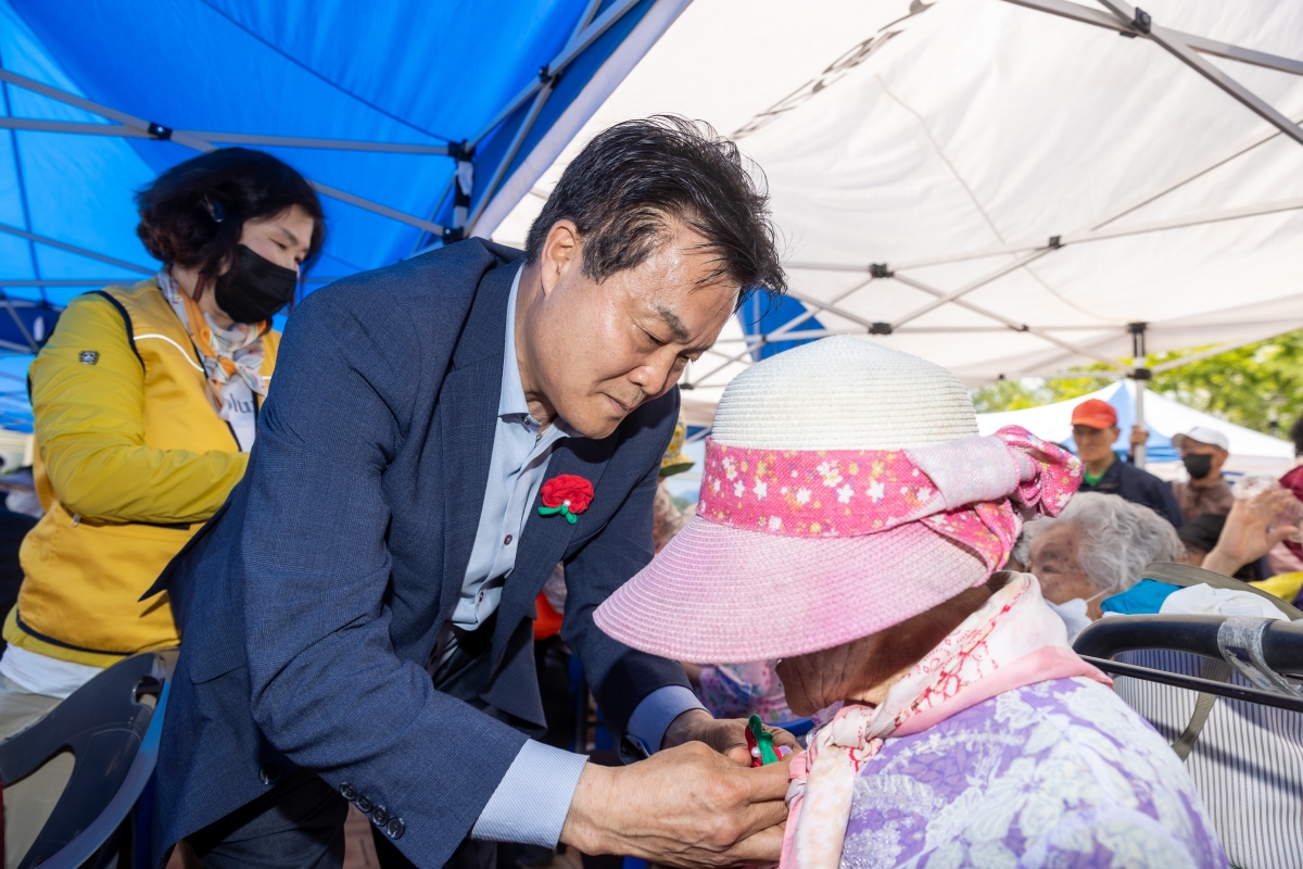 20250508-024[AMG_8970-1-대한민국 서포터즈 봉사단 어버이날 기념행사.JPG