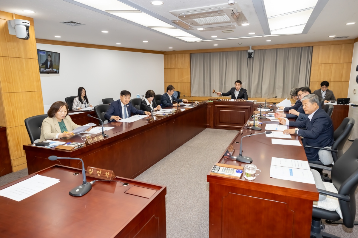 20250515-012[AMG_9594-제287회 구미시의회 임시회 의회운영위원회 조례안 심사활동.jpg