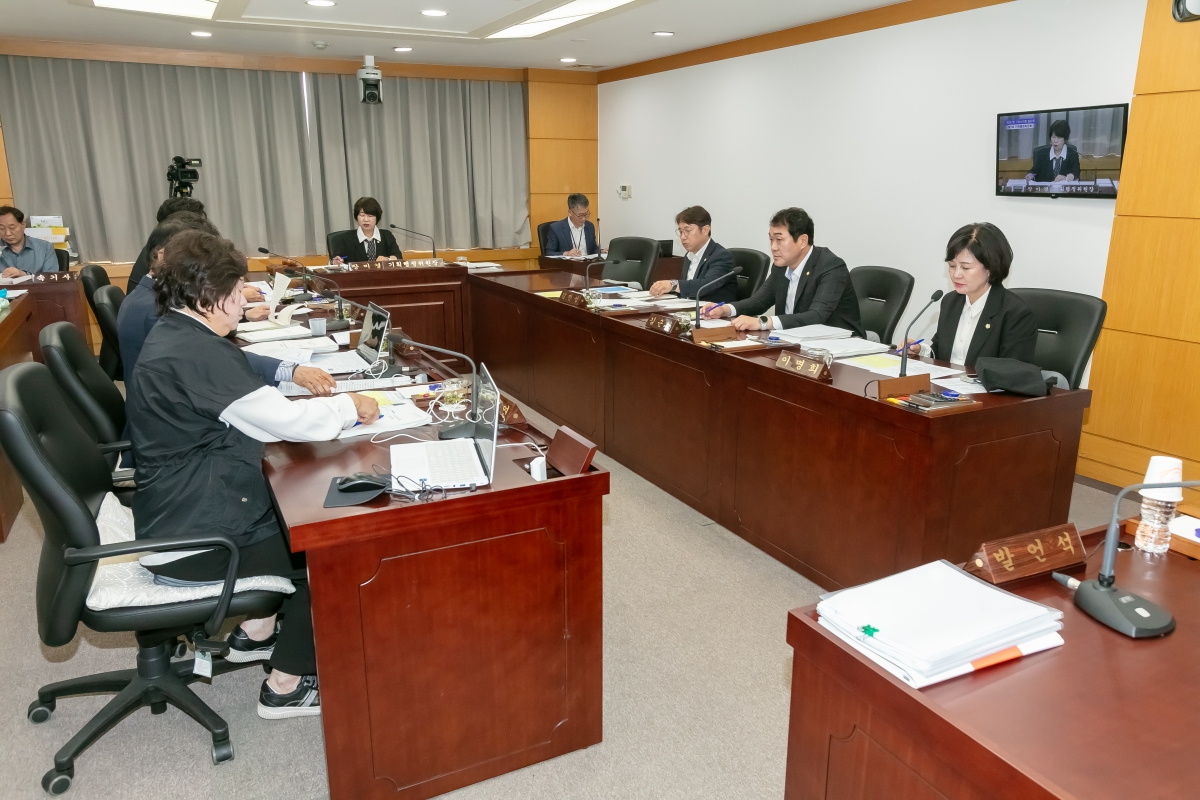20250515-020[IMG_9000-제287회 구미시의회 임시회 기획행정위원회 조례안 심사활동.jpg