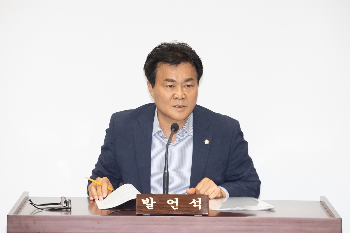20250515-054[AMG_9639-제287회 구미시의회 임시회 문화환경위원회 조례안 심사활동.jpg