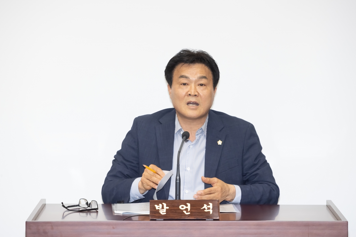 20250515-052[AMG_9631-제287회 구미시의회 임시회 문화환경위원회 조례안 심사활동.jpg