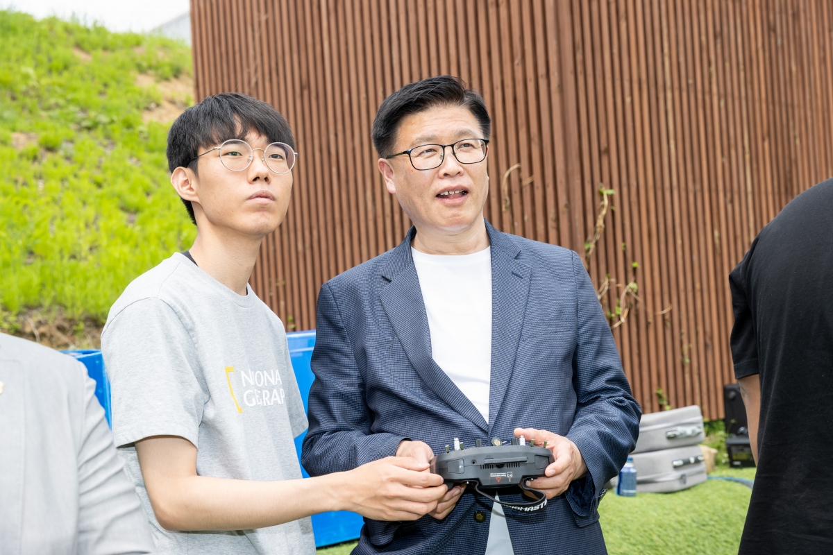 20250515-093[AMG_9792-1-제287회 구미시의회 임시회 산업건설위원회 경운대학교 무인비행교육원 현장방문활동.JPG