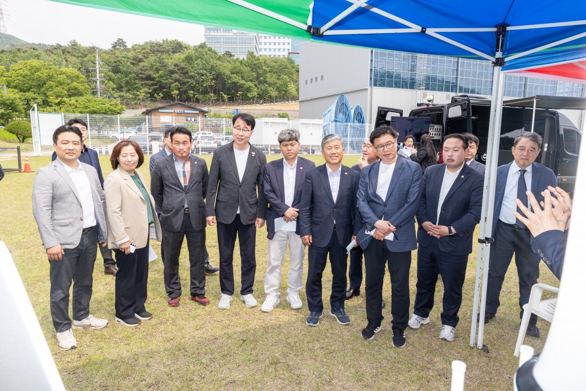 20250515-070[AMG_9721-1-제287회 구미시의회 임시회 산업건설위원회 경운대학교 무인비행교육원 현장방문활동.JPG