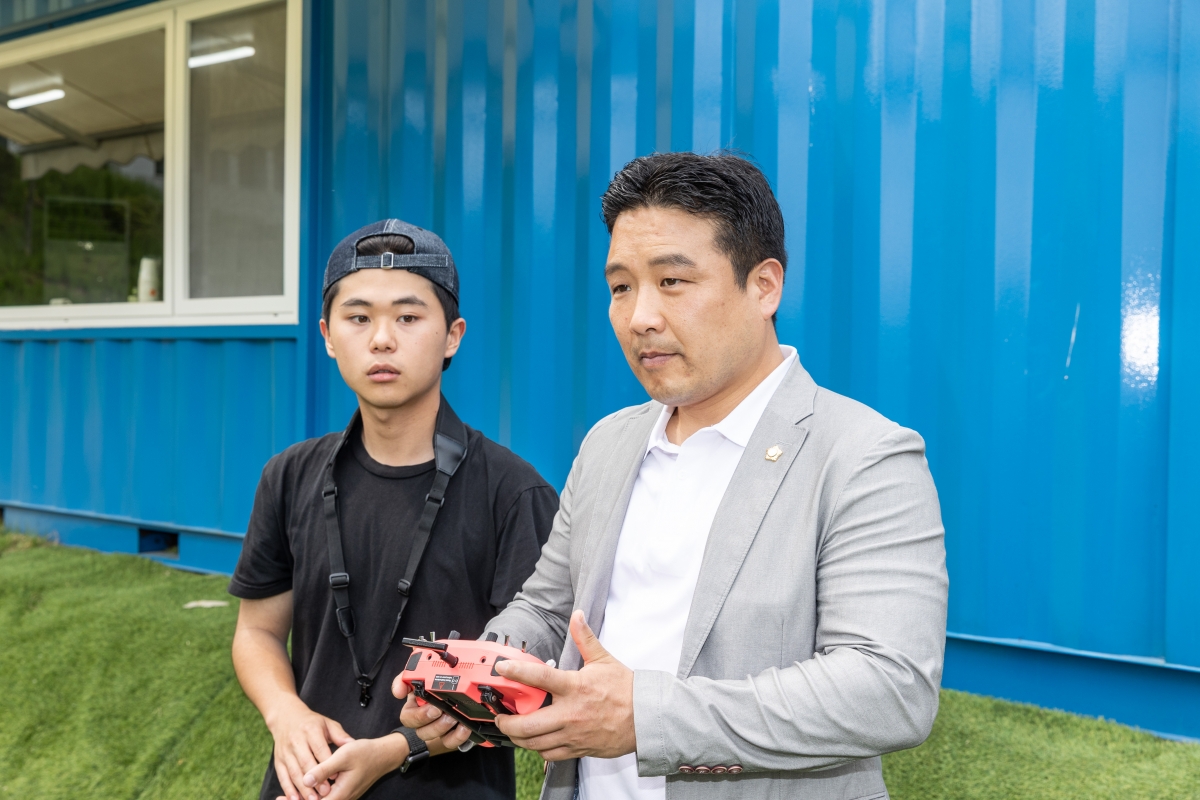20250515-091[AMG_9786-1-제287회 구미시의회 임시회 산업건설위원회 경운대학교 무인비행교육원 현장방문활동.JPG