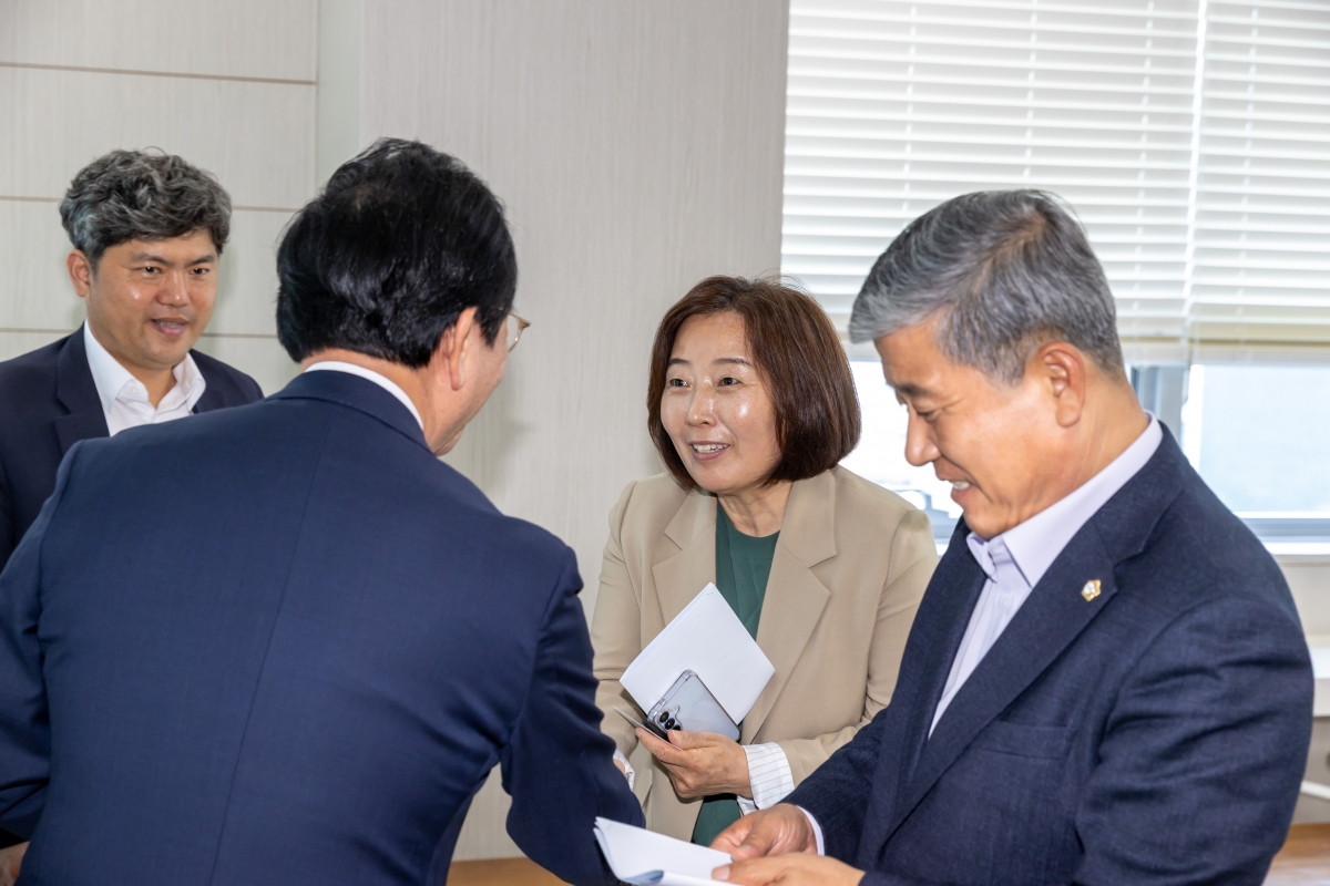 20250515-066[AMG_9704-1-제287회 구미시의회 임시회 산업건설위원회 경운대학교 무인비행교육원 현장방문활동.JPG