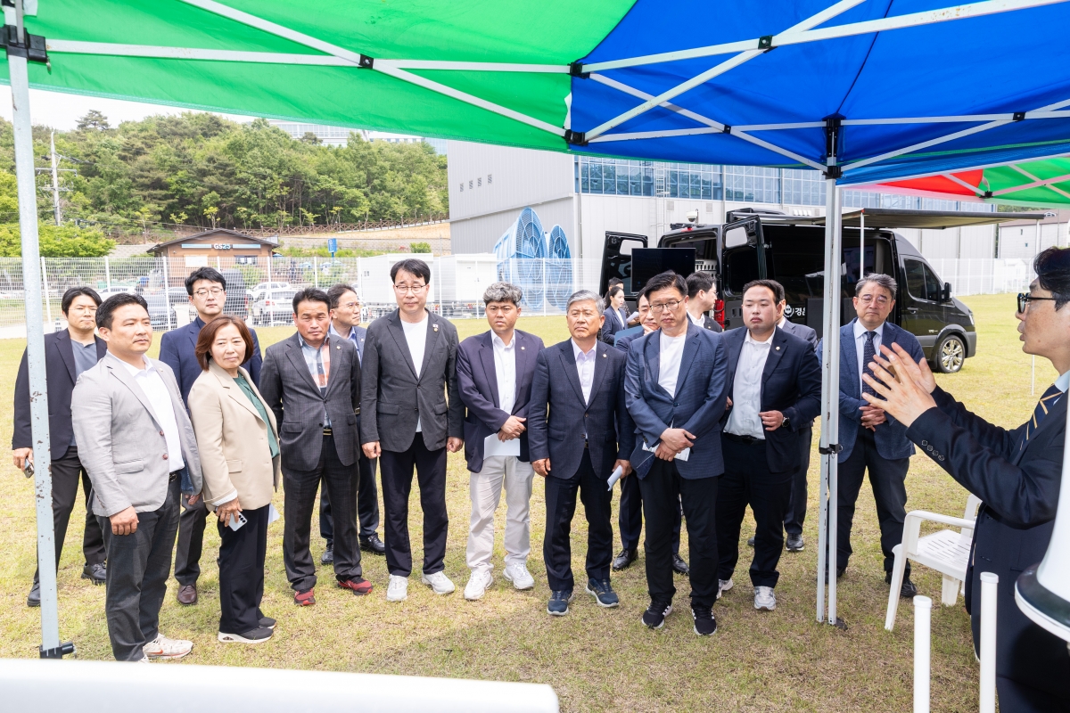 20250515-071[AMG_9727-1-제287회 구미시의회 임시회 산업건설위원회 경운대학교 무인비행교육원 현장방문활동.JPG