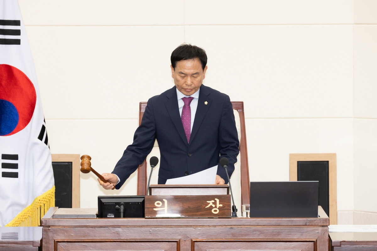20250519-054[AMG_0120-제87회 임시회 제2차 본회의시 박교상 의장 회의주재.jpg
