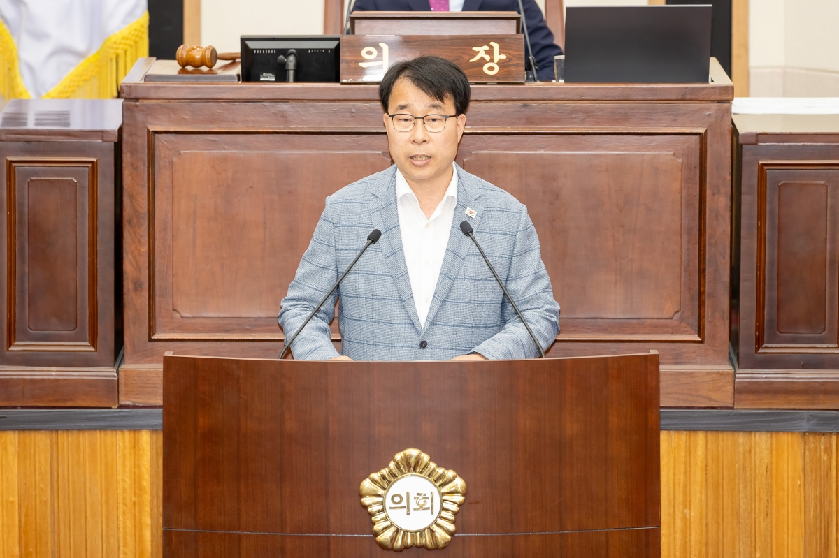 20250519-043[AMG_0081-제87회 임시회 제2차 본회의시 신용하 의원 안건 관련 반대토론.jpg