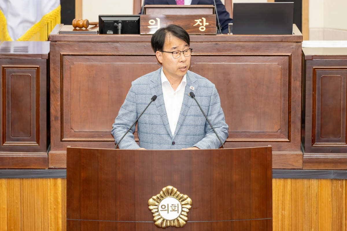 20250519-042[AMG_0079-제87회 임시회 제2차 본회의시 신용하 의원 안건 관련 반대토론.jpg