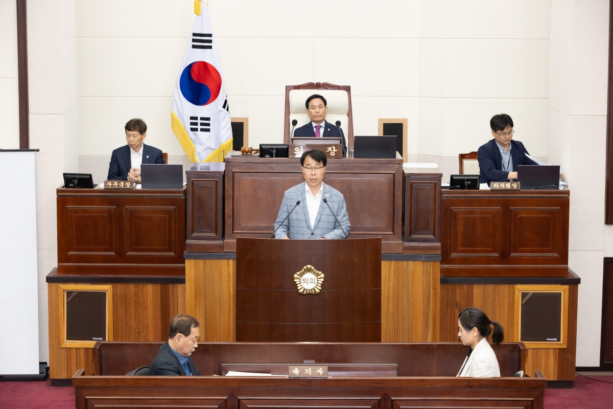 20250519-044[AMG_0085-제87회 임시회 제2차 본회의시 신용하 의원 안건 관련 반대토론.jpg