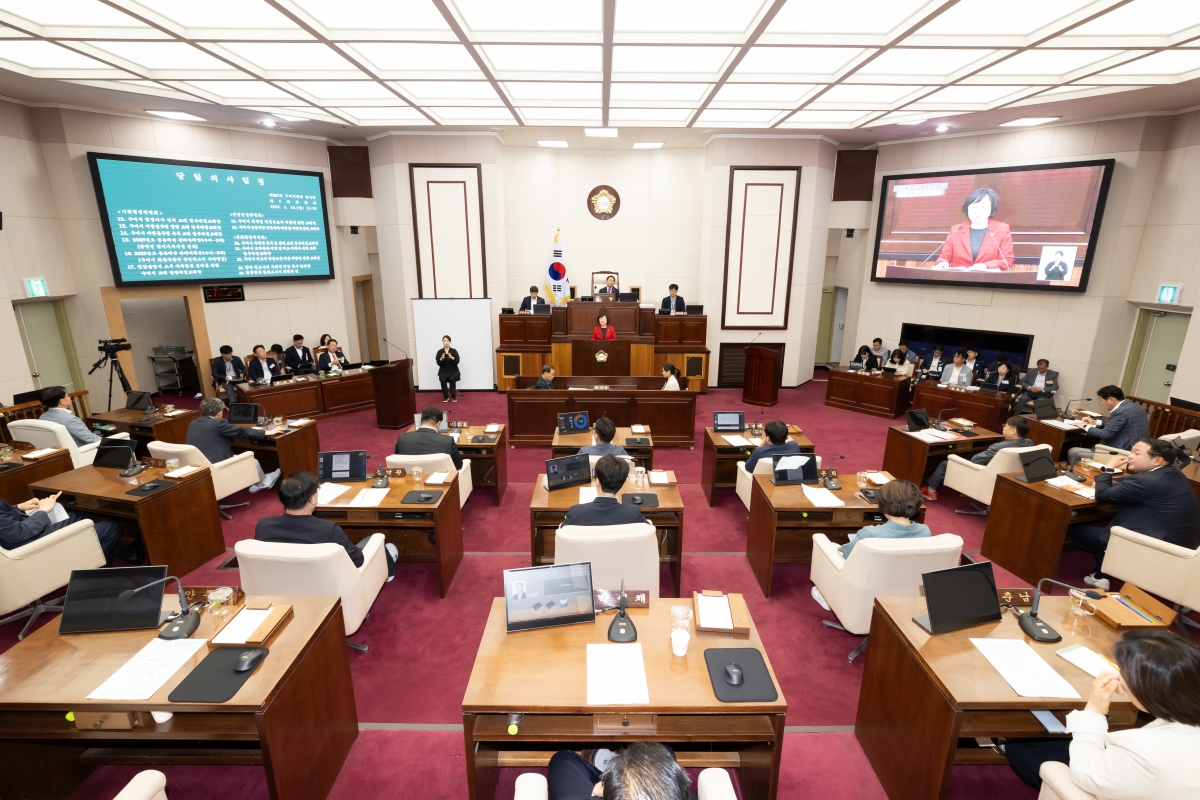 20250519-062[AMG_0144-제287회 임시회 제2차 본회의시 이정희 문화환경위원회 간사 상임위원회 활동결과보고.jpg