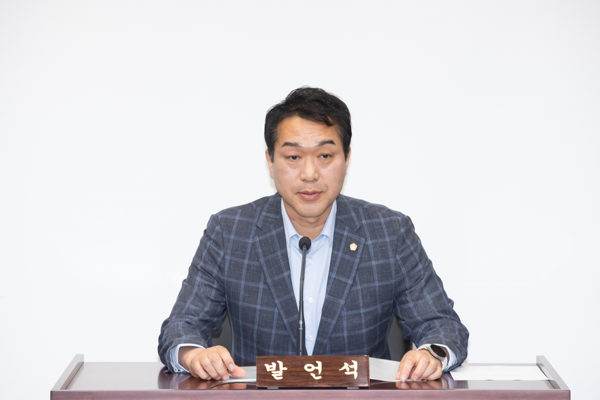 20250604-002[AMG_0674-제288회 제1차 정례회 의회운영위원회 조례안 심사활동.jpg