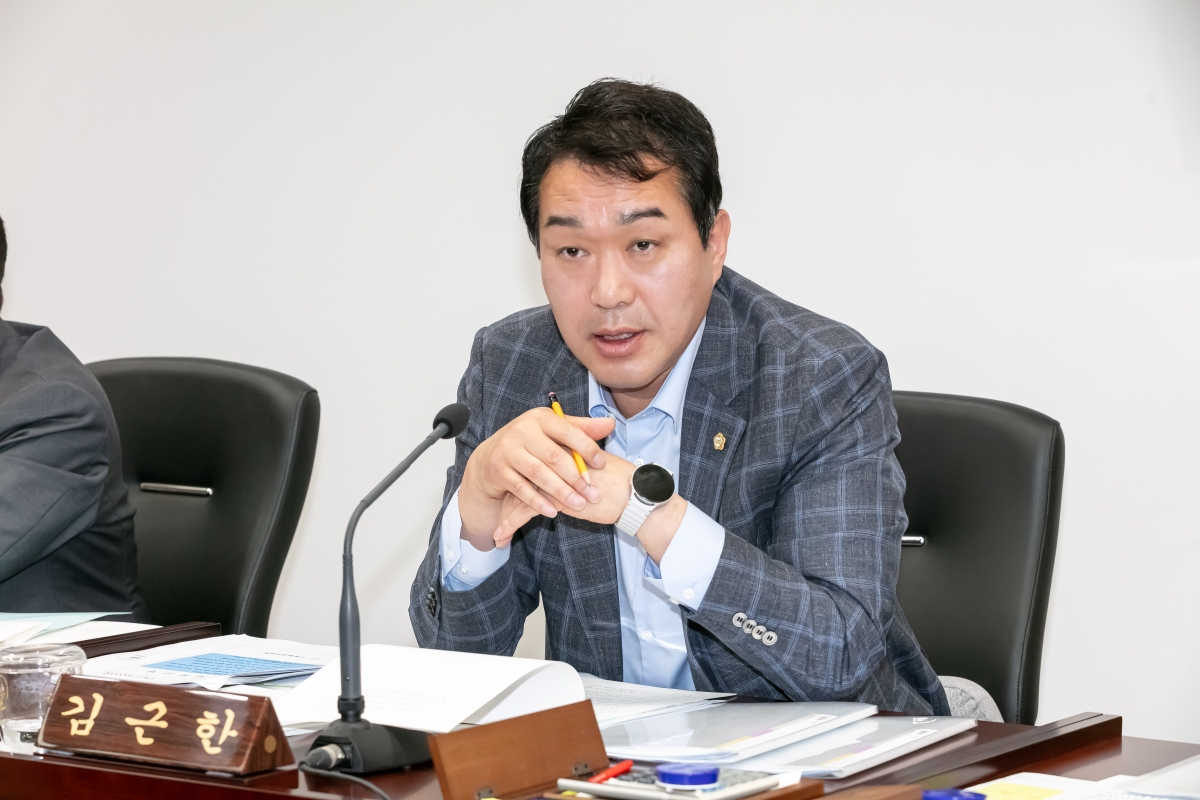 20250604-020[IMG_9305-제288회 제1차 정례회 기획행정위원회 조례안 심사활동.jpg
