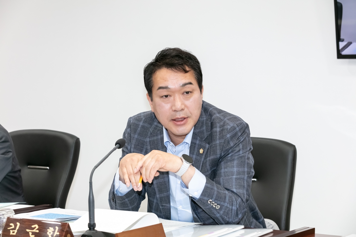 20250604-021[IMG_9308-제288회 제1차 정례회 기획행정위원회 조례안 심사활동.jpg