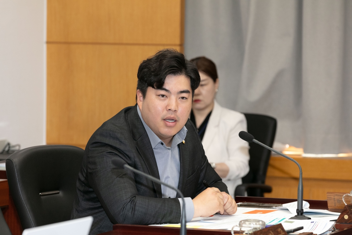 20250604-034[IMG_9377-제288회 제1차 정례회 기획행정위원회 조례안 심사활동.jpg