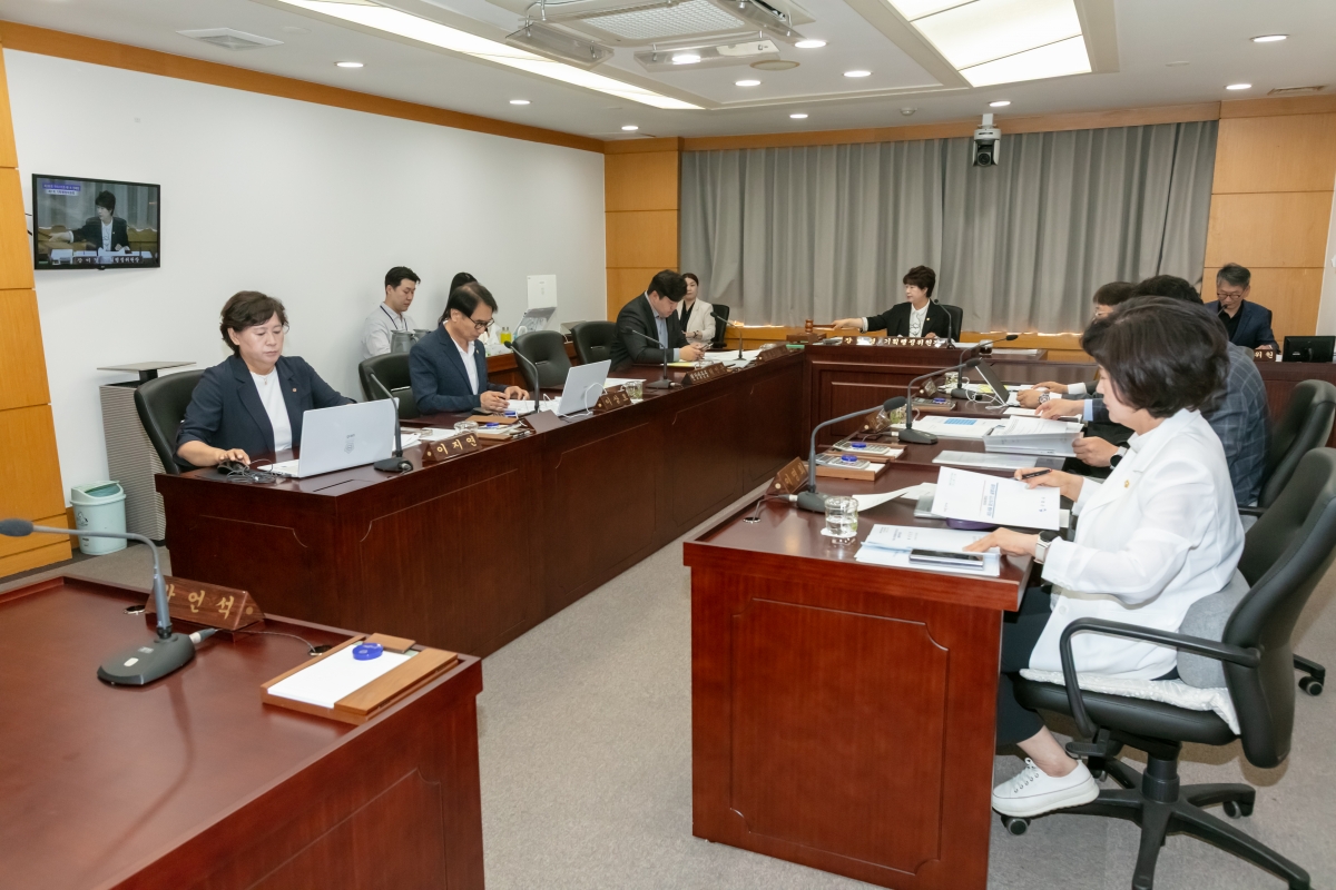 20250604-008[IMG_9265-제288회 제1차 정례회 기획행정위원회 조례안 심사활동.jpg
