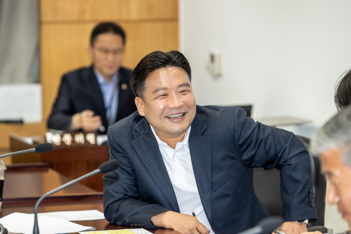 20250604-049[AMG_0795-제288회 제1차 정례회 산업건설위원회 조례안 심사활동.jpg