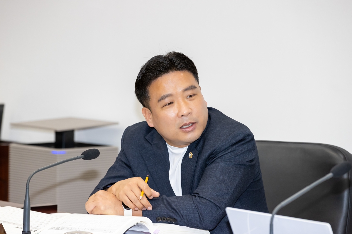 20250605-029[AMG_0896-제288회 제1차 정례회 산업건설위원회 소관 2024회계연도 세입·세출 결산 승인안 예비심사활동.jpg