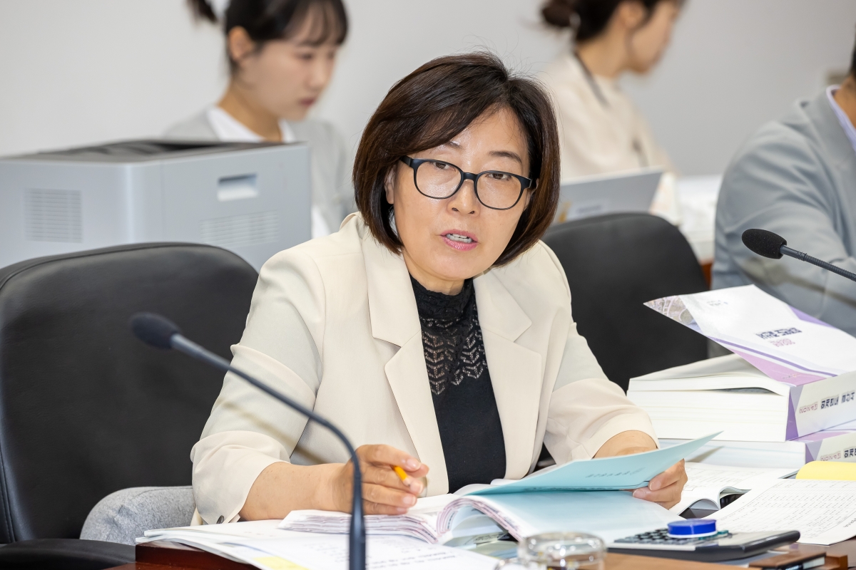 20250605-027[AMG_0891-제288회 제1차 정례회 산업건설위원회 소관 2024회계연도 세입·세출 결산 승인안 예비심사활동.jpg