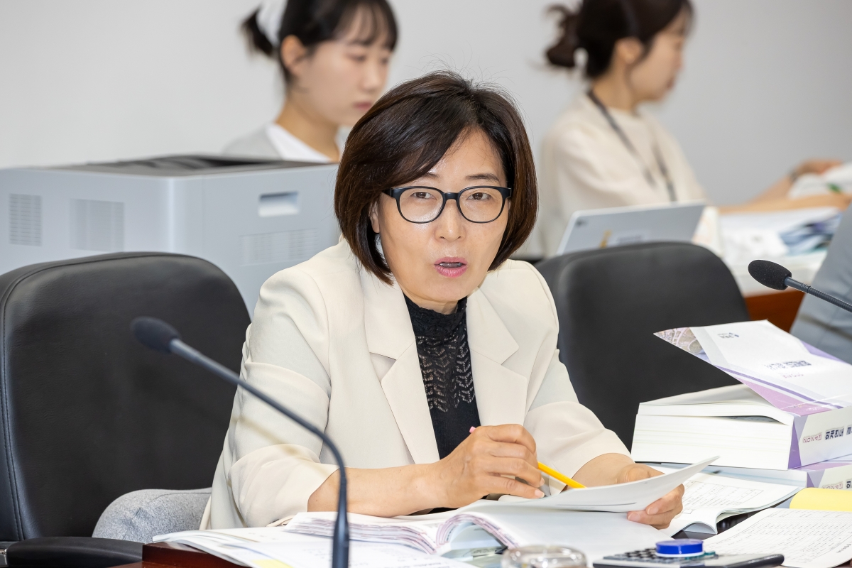 20250605-028[AMG_0893-제288회 제1차 정례회 산업건설위원회 소관 2024회계연도 세입·세출 결산 승인안 예비심사활동.jpg