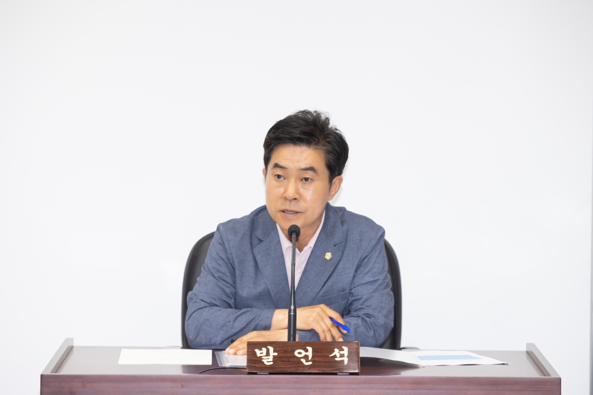 20250604-055[AMG_0707-제288회 제1차 정례회 문화환경위원회 조례안 심사활동.jpg