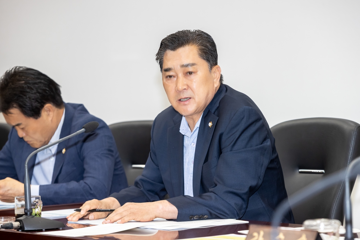 20250604-066[AMG_0747-제288회 제1차 정례회 문화환경위원회 조례안 심사활동.jpg