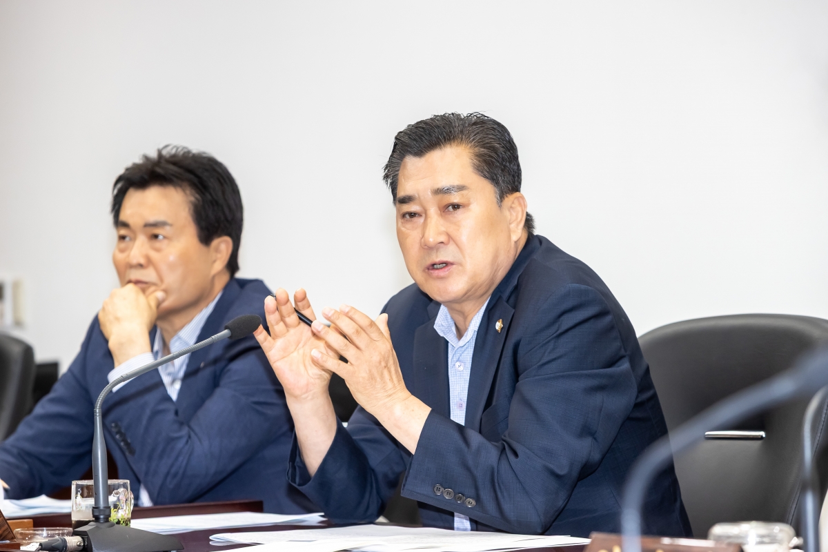20250604-068[AMG_0756-제288회 제1차 정례회 문화환경위원회 조례안 심사활동.jpg