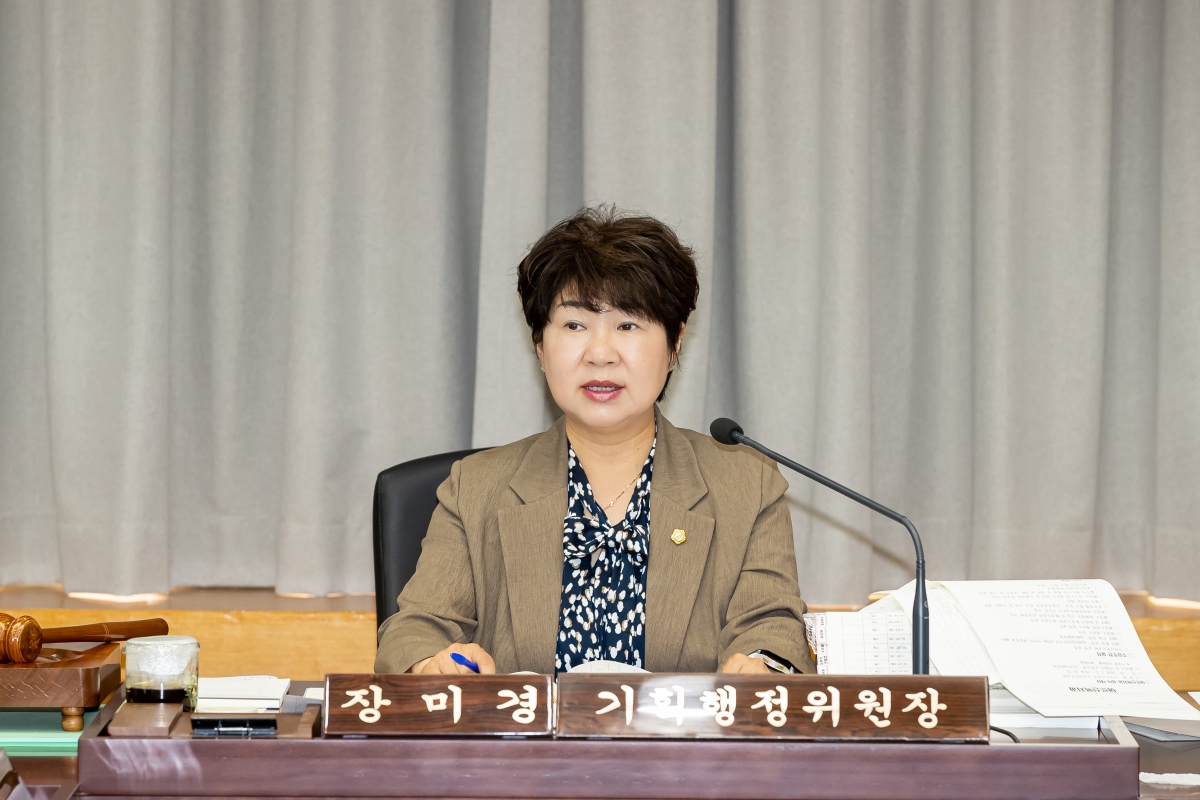 20250609-006[AMG_1170-제288회 제1차 정례회시 기획행정위원회 소관 2024회계연도 세입·세출 결산 승인안 예비심사활동.jpg