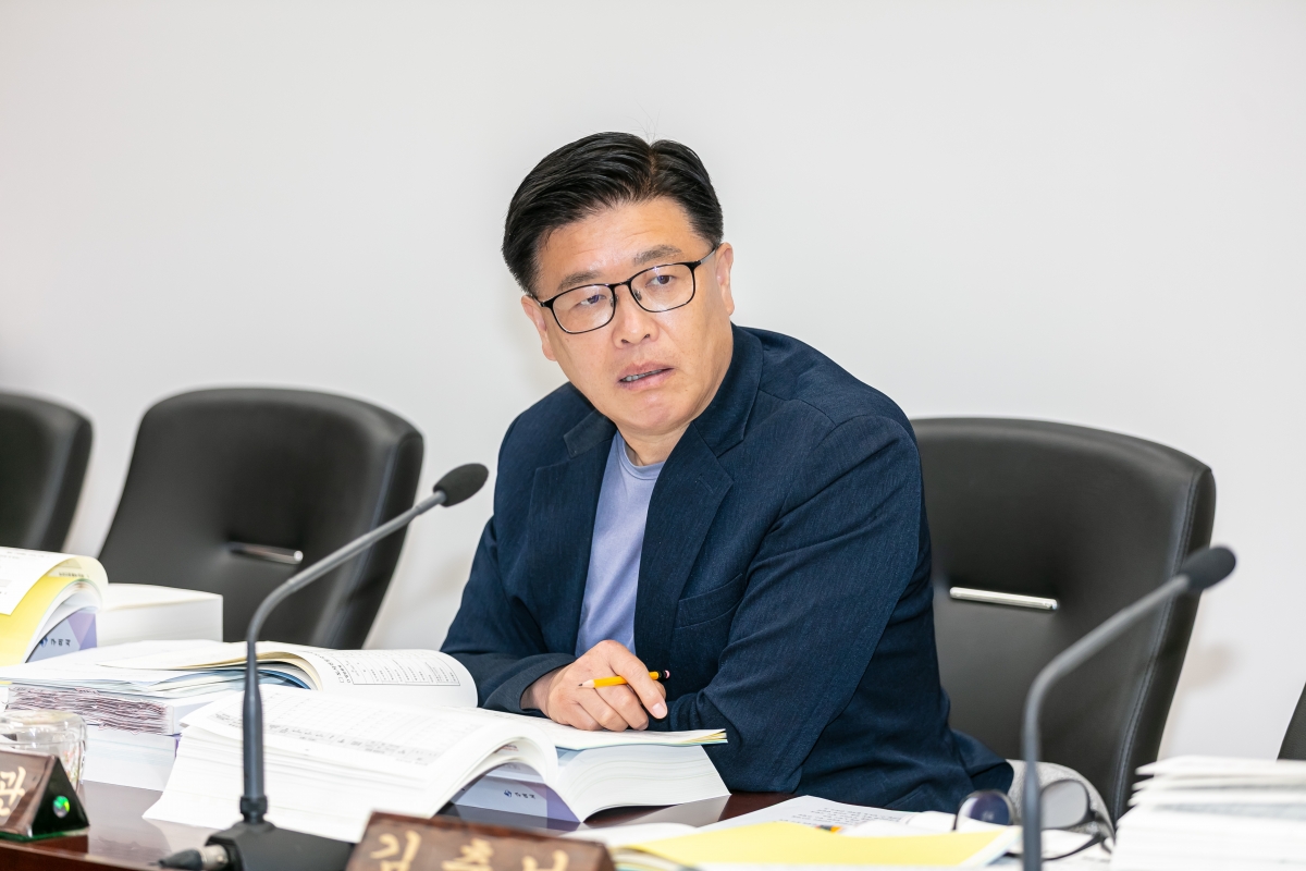 20250610-043[IMG_9883-제288회 제1차 정례회 예산결산특별위원회 2024회계연도 세입세출결산승인안 심사활동.jpg