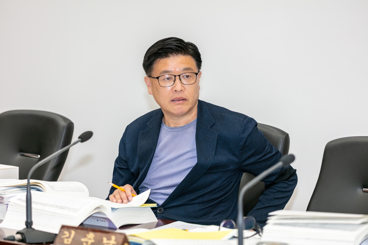 20250610-044[IMG_9886-제288회 제1차 정례회 예산결산특별위원회 2024회계연도 세입세출결산승인안 심사활동.jpg