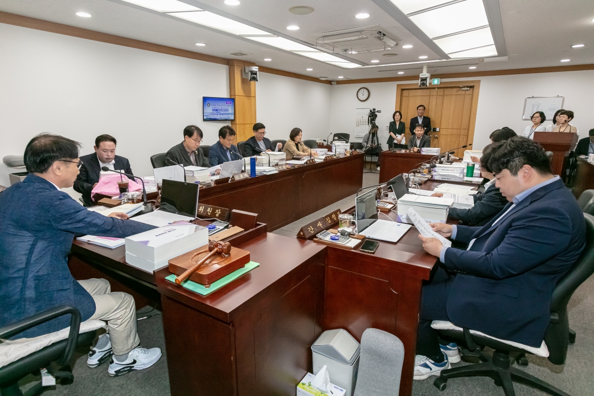 20250610-002[IMG_9716-제288회 제1차 정례회 예산결산특별위원회 2024회계연도 세입세출결산승인안 심사활동.jpg