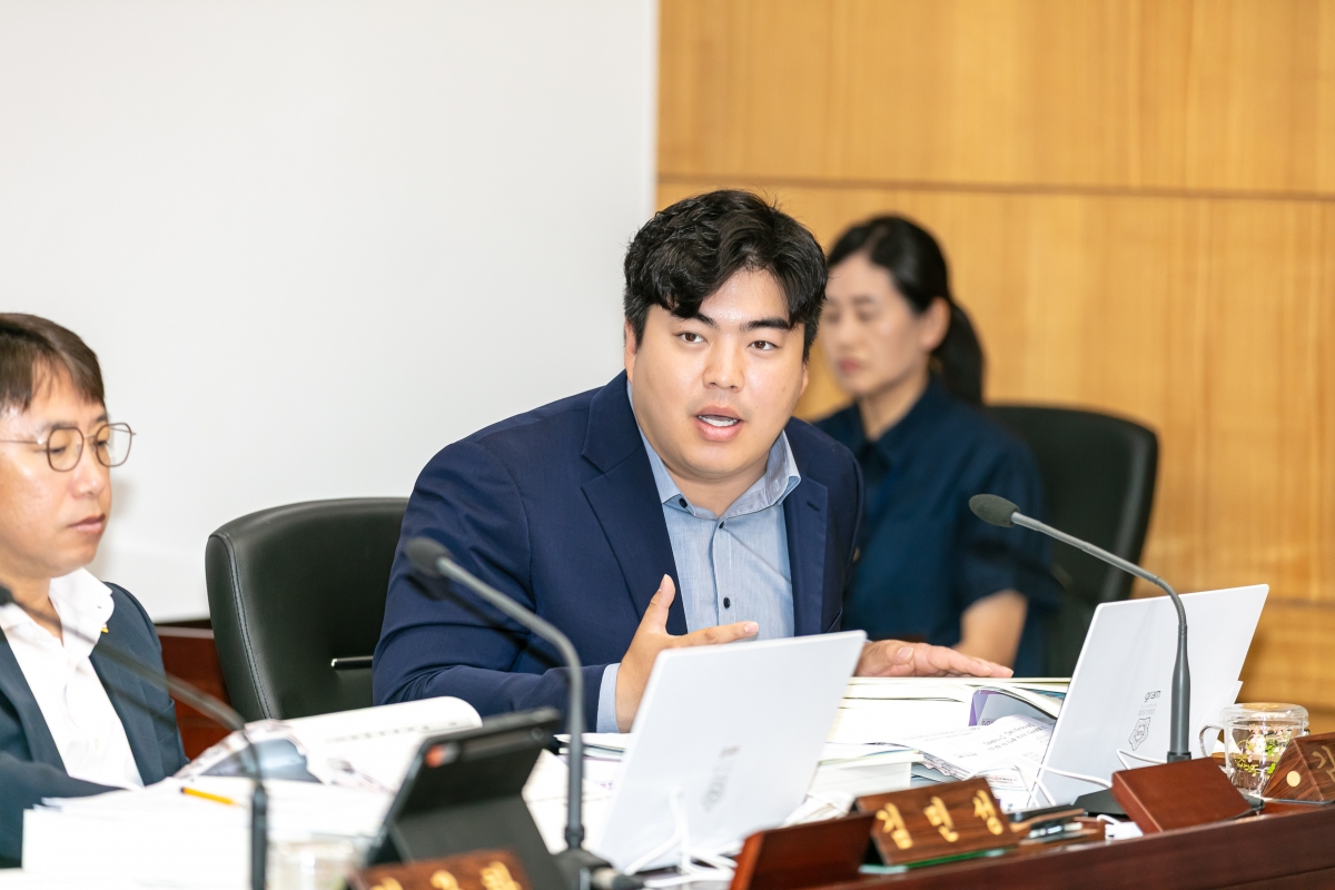 20250610-033[IMG_9839-제288회 제1차 정례회 예산결산특별위원회 2024회계연도 세입세출결산승인안 심사활동.jpg