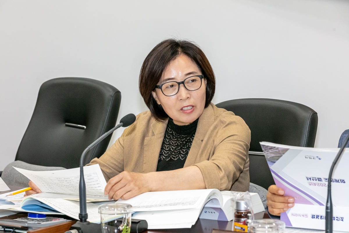 20250610-017[IMG_9759-제288회 제1차 정례회 예산결산특별위원회 2024회계연도 세입세출결산승인안 심사활동.jpg