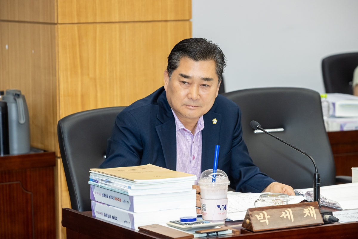20250610-057[AMG_1390-제288회 제1차 정례회 예산결산특별위원회 2024회계연도 세입세출결산승인안 심사활동.jpg