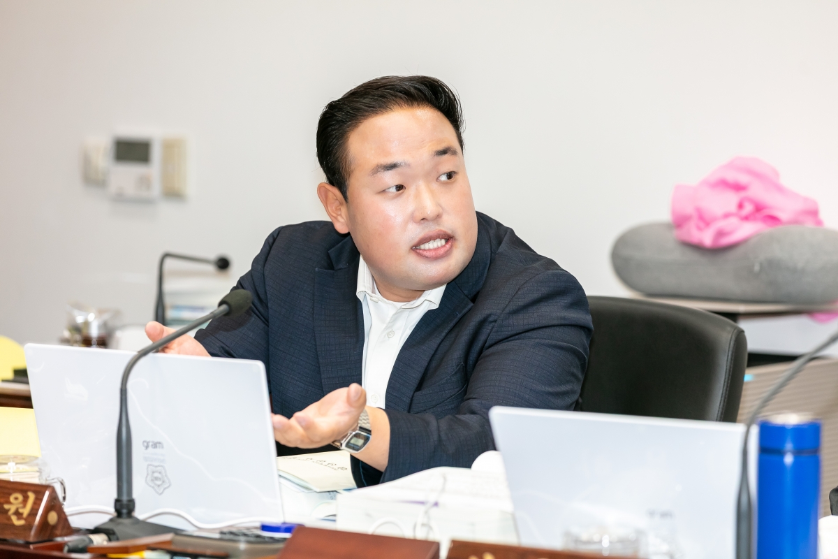 20250610-022[IMG_9782-제288회 제1차 정례회 예산결산특별위원회 2024회계연도 세입세출결산승인안 심사활동.jpg