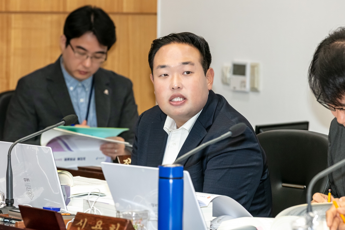 20250610-021[IMG_9772-제288회 제1차 정례회 예산결산특별위원회 2024회계연도 세입세출결산승인안 심사활동.jpg